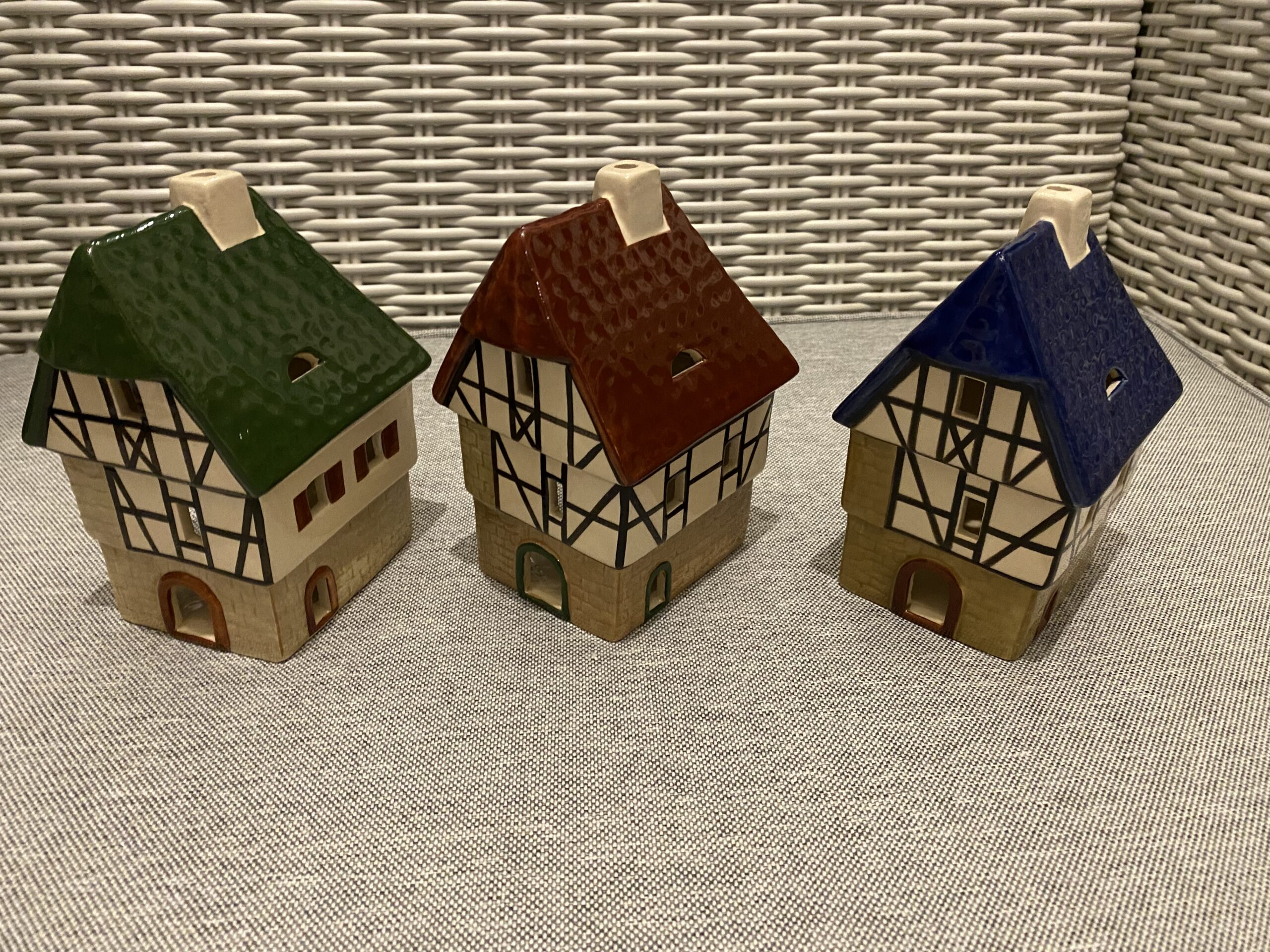 2025-10-20 22.33.08 Leyk Lichthaus Modell Nachtwächterhäuschen – Bild 1