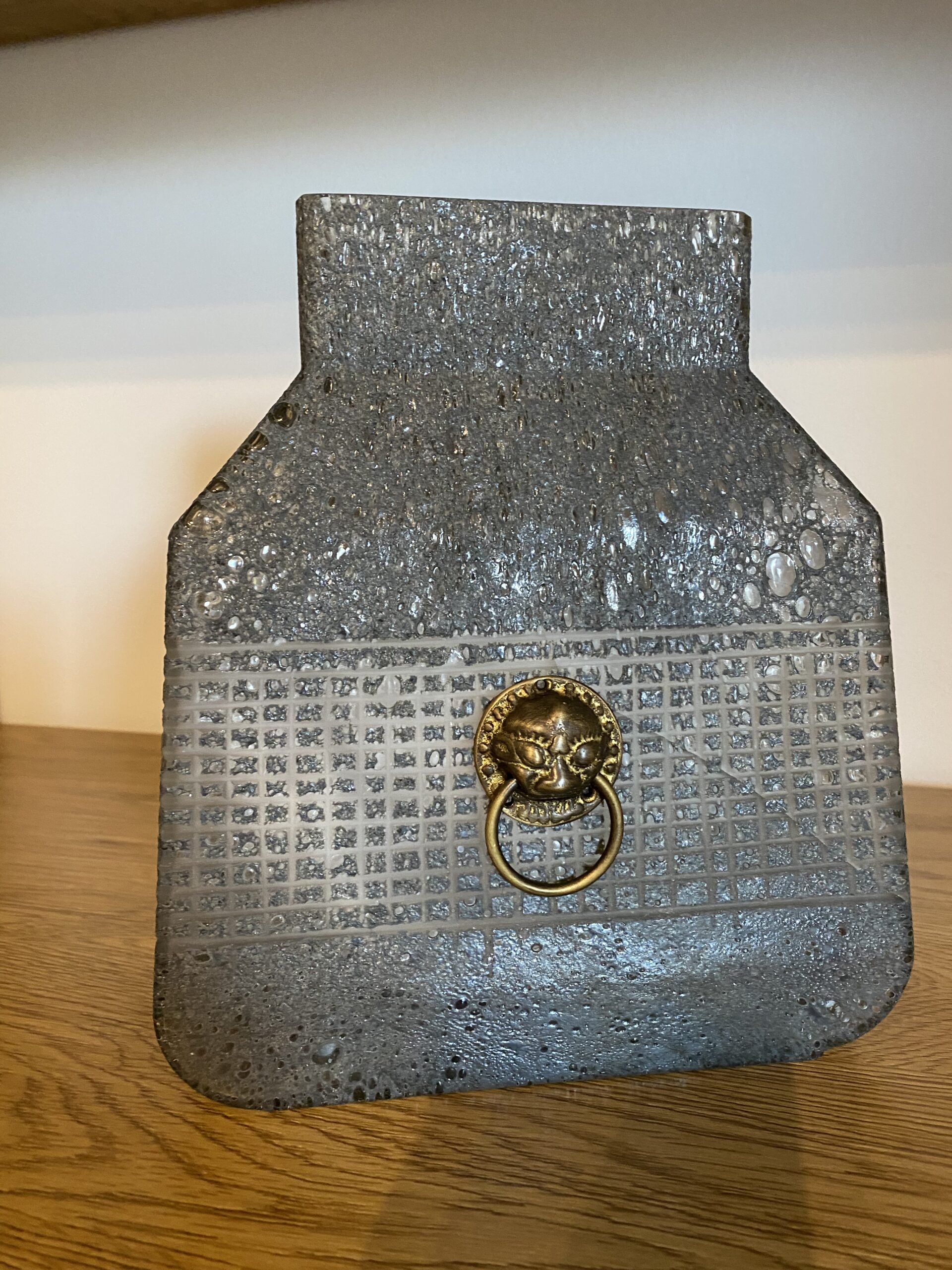 2025-10-24 11.50.00 🌿 Ethan Chloe Glasvase – Stilvolle Deko in Grau & Gold 🌿 – Bild 1